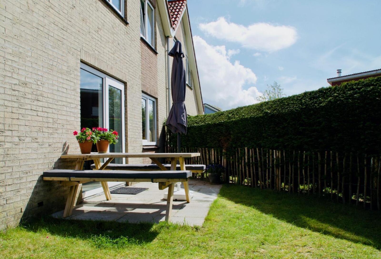 Mosselbank 93 - Noordzeepark Ouddorp, With Private Front And Back Garden Near The Beach - Not For Companies Bagian luar foto